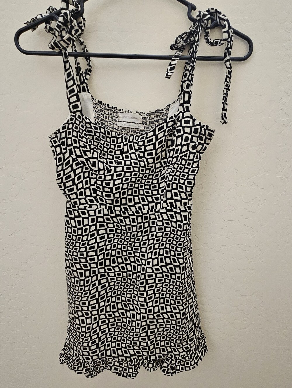 Urban Outfitters Black & White Geometric Tie-Shoulder Women's Mini Dress Sz S